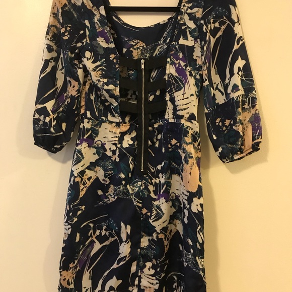 Dress - Picture 2 of 4